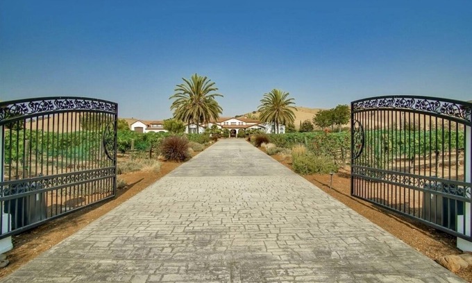 Hollister Apartment | Spacious studio in Hollister