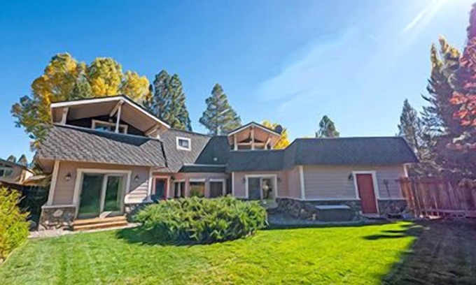 Tahoe Keys House | Spacious Tahoe Retreat with Rooftop Deck & Mountain Views
