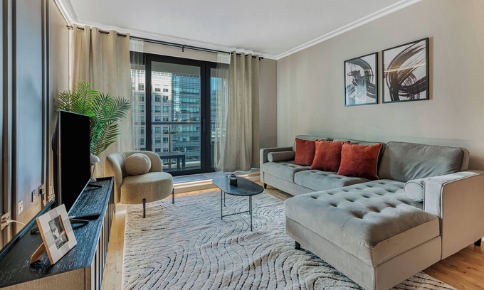 Canary Wharf Apartment | Spacious Two bed Apartment in Canary Wharf, Discovery Dock East by MySquare