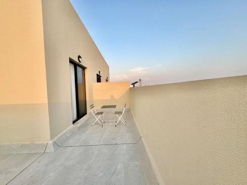 Bur Dubai Apartment | Spacious unit with a terrace