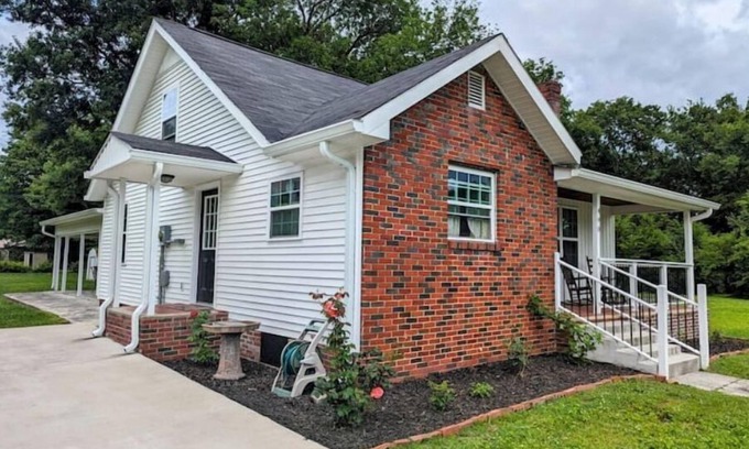 Dunlap House | Spacious vintage home with fireplace
