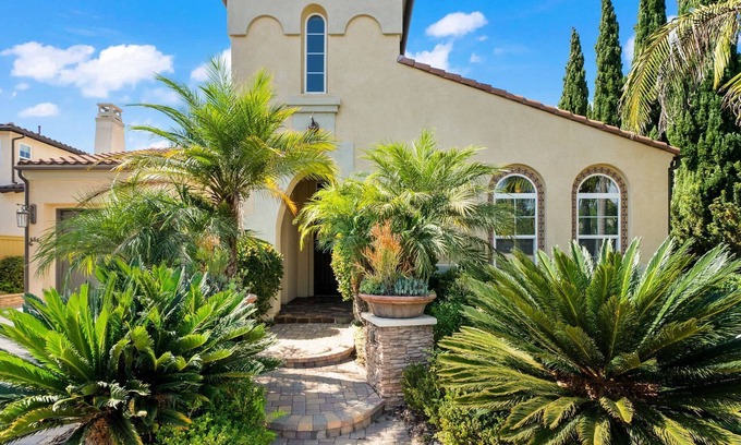 Carlsbad House | Spacious w/Yard, BBQ, Presidio Access Near Park, Pool, Tennis, Beaches & Legoland! Extended Stays