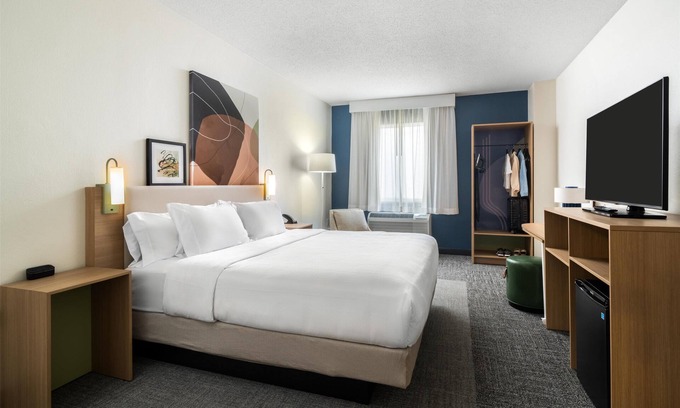 Madison Hotel | Spark By Hilton Madison Central