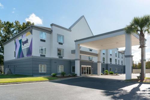 Fleming Hotel | Spark by Hilton Savannah South I-95