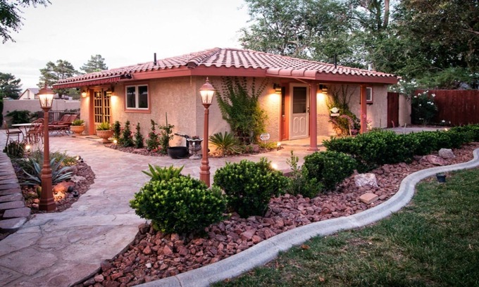 Royal Crest Rancheros House | Specializing in Long -Term Las Vegas Lush, Tropical Garden Guesthouse w/Pool