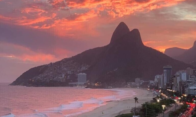 Ipanema Apartment | Spectacular Beach Front Apartment With The Best Location On Ipanema Beach