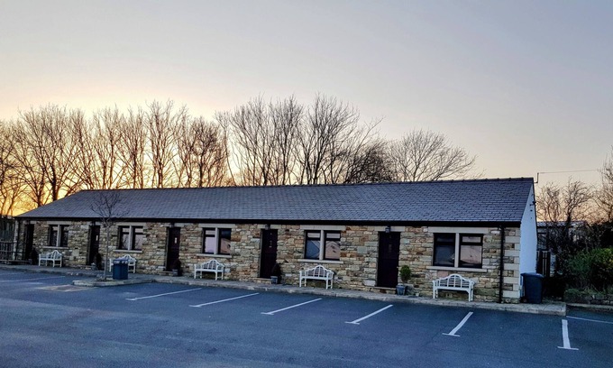 Morecambe Apartment | Spectacular hotel room over looking the river cottage 3