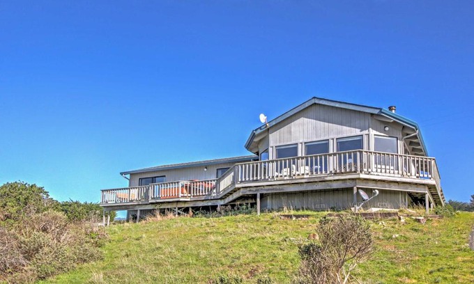 Manchester House | Spectacular Ocean View Retreat with Private Beach