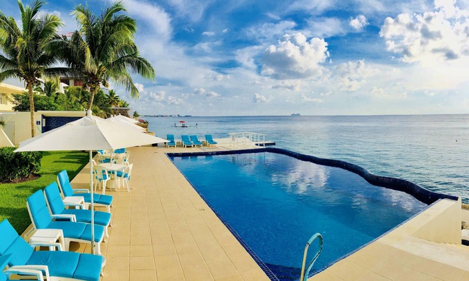 Zona Hotelera Norte Condo | Spectacular oceanfront condo! Large 3BR/3BA Miramar 302. Snorkeling paradise!