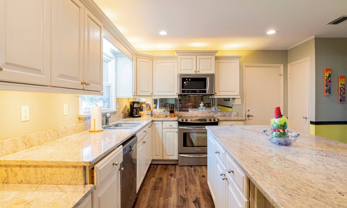 Spanish Fort House | Spectacular view with pool.