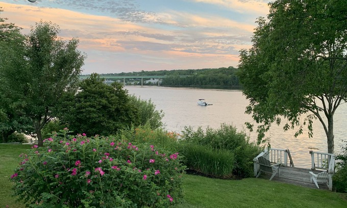 Belfast House | Spectacular Waterfront Home on the Maine Coast!