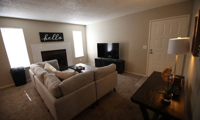 Paradise Condo | Spencer · 35% Off Fall Special - Convenient Condo