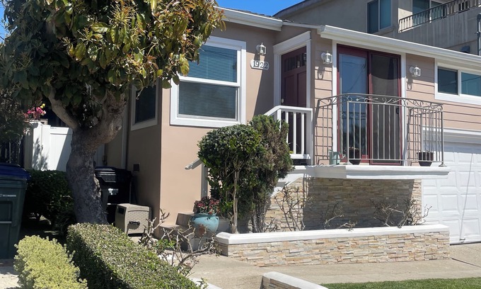 Hermosa Beach Cottage | Spend August in Hermosa Beach, CA!nMinimum 30 night stay