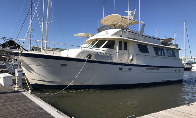 Downtown Charleston Boat Rental | Spend The Weekend Aboard Your Own Private Yacht In Historic Charleston