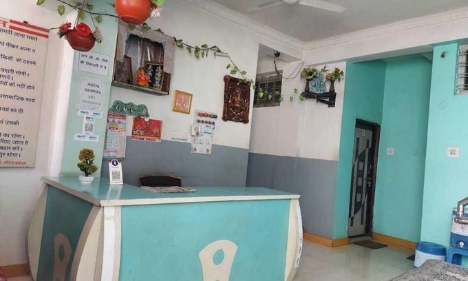 Shujalpur Hotel | SPOT ON Hotel