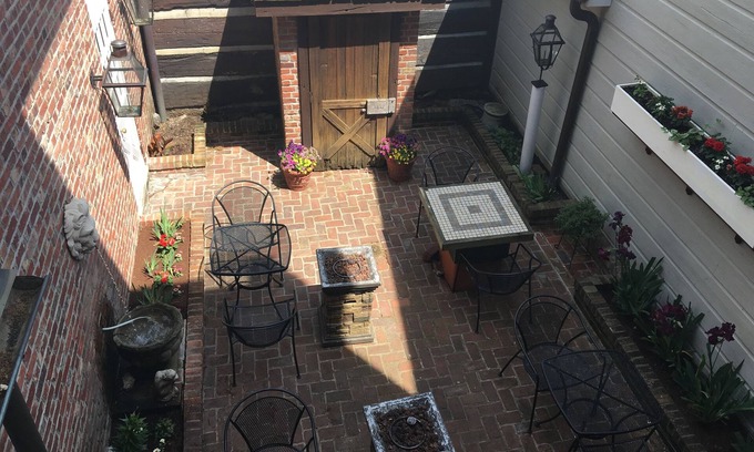 Hanoverton Hotel | Spread Eagle Tavern and Inn