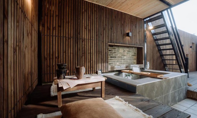 Jeonju Villa | Spring Night