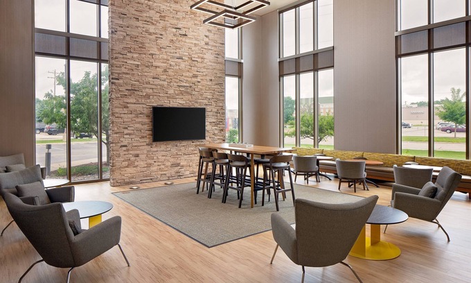 Green Bay Hotel | SpringHill Suites Green Bay