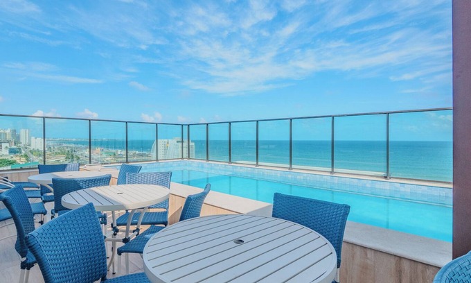 Boca do Rio Apartment | Stúdio com Wi-Fi próximo do mar com vista incrível