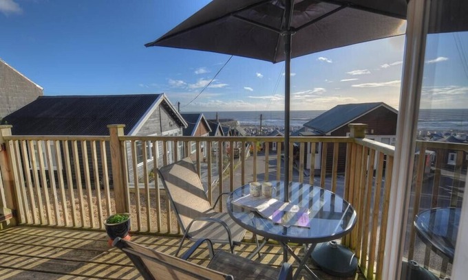Lyme Regis Cottage | ST ANTON, pet friendly, country holiday cottage in Lyme Regis