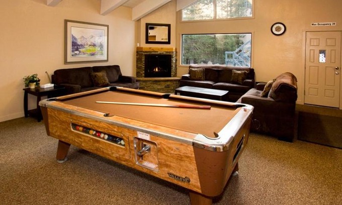 Mammoth Lakes Apartment | St Anton Wooded View 2-Bedroom Condos with Ski Lockers