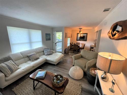 St. Augustine Beach Apartment | St Augustine Beach Condo 3/5 Min Walk Beach/Cafes