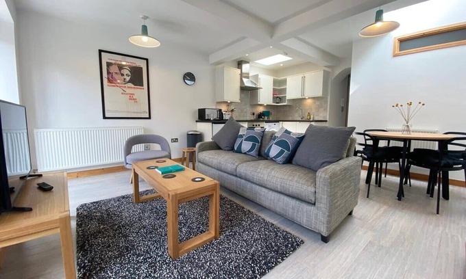 Norwich Apartment | St Benedicts Street Flat with Roof Terrace