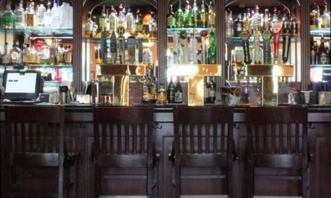 Green Bay Hotel | St. Brendan's Inn