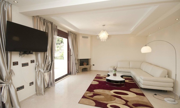 Lucice Apartment | St. George Apartments and Villa with pool