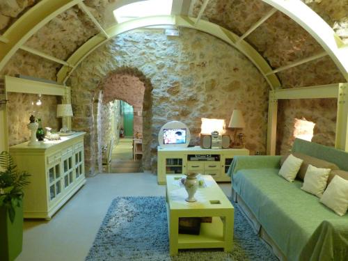 Agios Georgios Sykousis House | St. George Sykoussis Traditional Residence