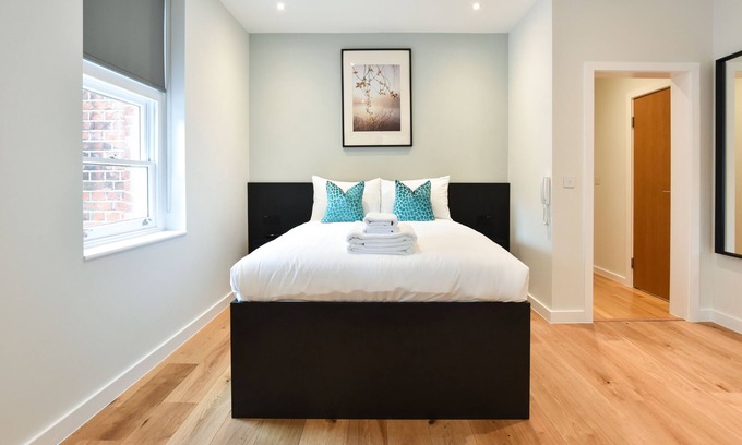 Holland Park Apartment | St James House Serviced Apartments by Concept Apartmentsv