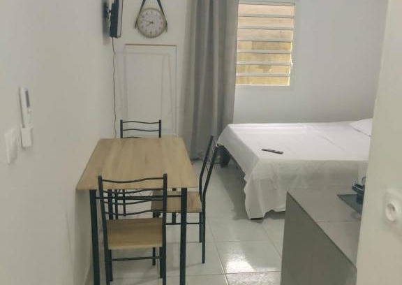 Les Hattes Apartment | ST-Laurent Centre - Baka lycée Confort T1