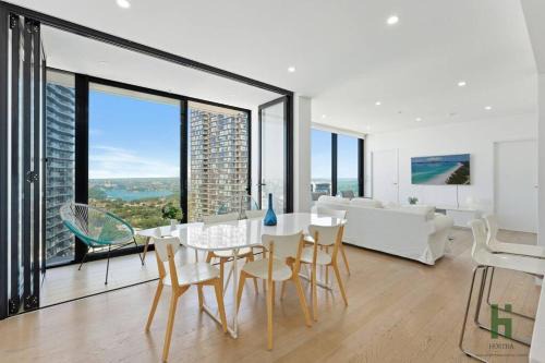 St. Leonards Apartment | St Leonards 2B2B Apt with Skyview