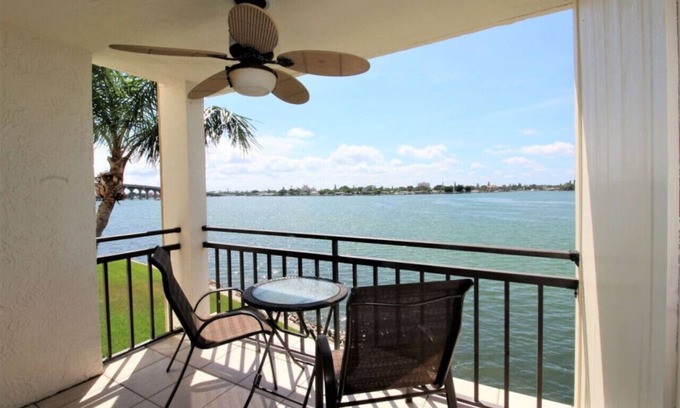 Casa del Mar Condo | St Pete Isla Del Sol Casa G-207 Bay Front 2/2