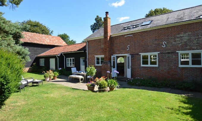 Saxmundham House | Stable Cottage at the Grove, Great Glemham