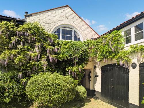 Halesworth House | Stable End