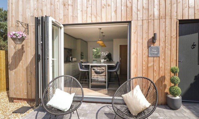 Lytchett Matravers Cottage | Stag Cottage