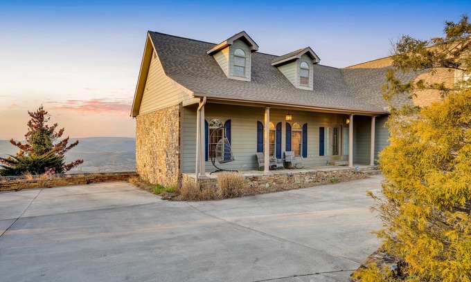 Lookout Mountain House | Stairway to heaven