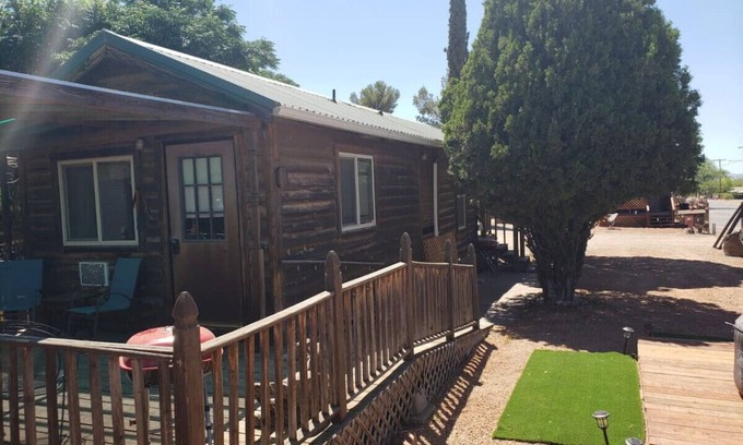 Tombstone Cabin | Stampede - Cabin 2 Tiny Home w/hot tub · Stampede - Cabin 2 Tiny Home w/hot tub