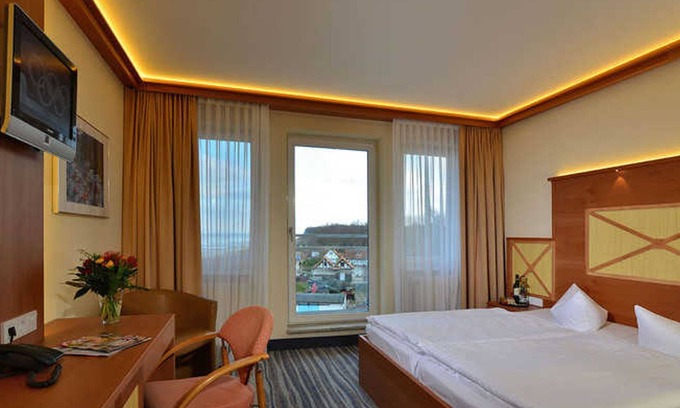 Koelpinsee House | Standard Double Room with Roof Terrace - Strandhotel Seerose Kölpinsee