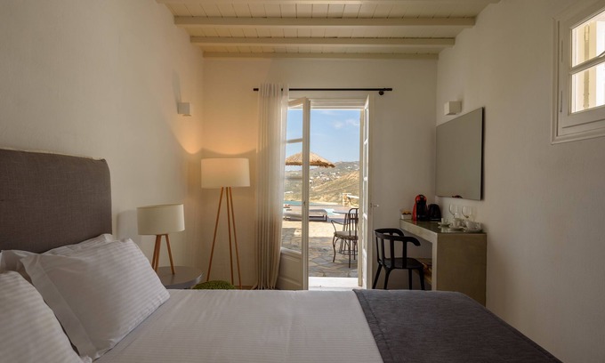 Elia Hotel | Standard Pool Front Room