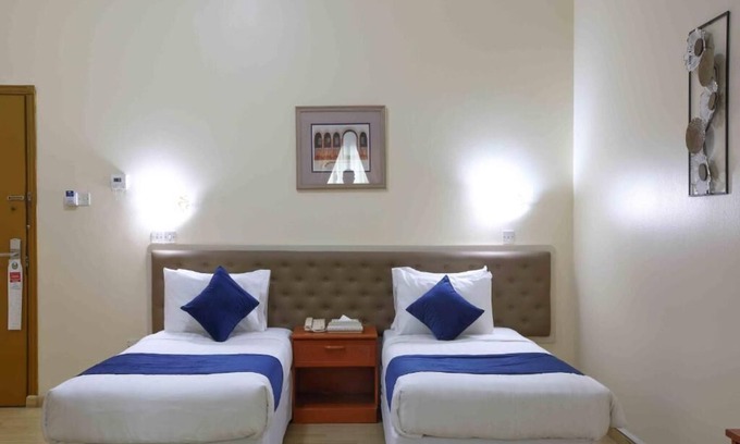 Al Majaz Apartment | Standard Room Near by Medicare hospital Sharjah