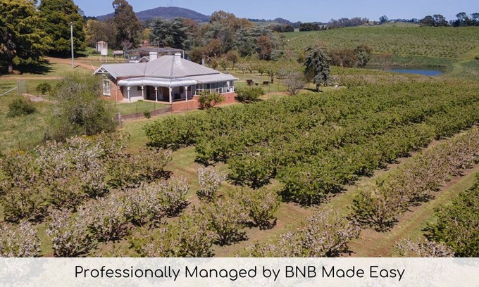 Canobolas House | Stanford House - Unique Farm Stay, Stunning Views!