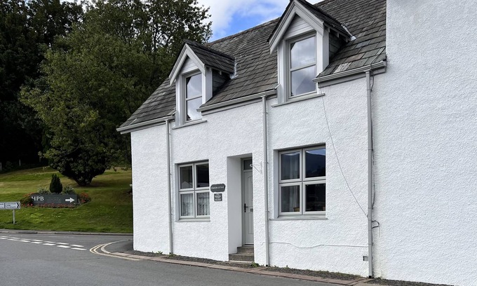 Braithwaite Cottage | Stanger Cottage - a cottage that sleeps 4 guests in 2 bedrooms