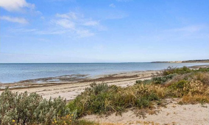 Dalrymple House | Stansbury's Retreat: Offers Pet-Friendly Fun with Golf Course View