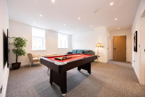 Trafford Apartment | Stanway Apartments- Free Parking