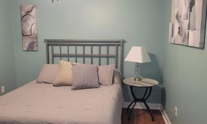 Kenner - Louis Armstrong International Airport House | Star on N. Starrett