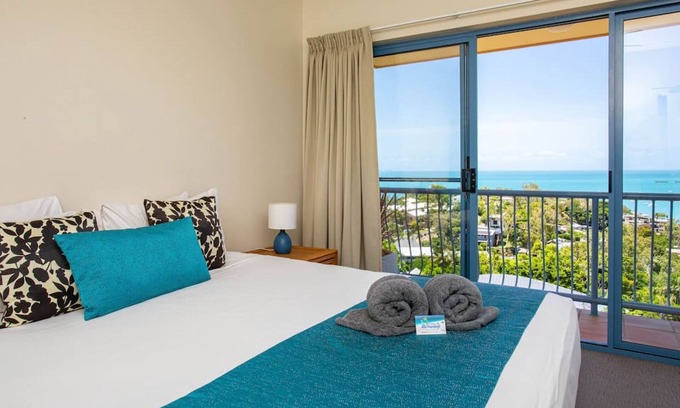 Airlie Beach Apartment | Star View 9 Pool WI-FI
