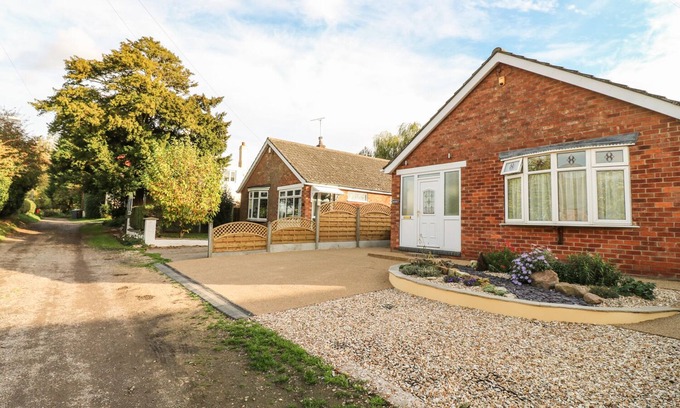 Skellingthorpe House | STARFIELD, pet friendly, with open fire in Skellingthorpe