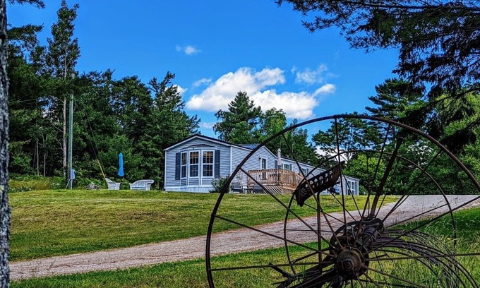 Ellsworth House | Stargazing & Deer grazing, dog, hiking, heated/AC, private, Pioneer Farm Retreat